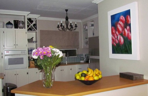 Bloemfontein House | 240 m² House ∙ 3 bedrooms ∙ 5 guests