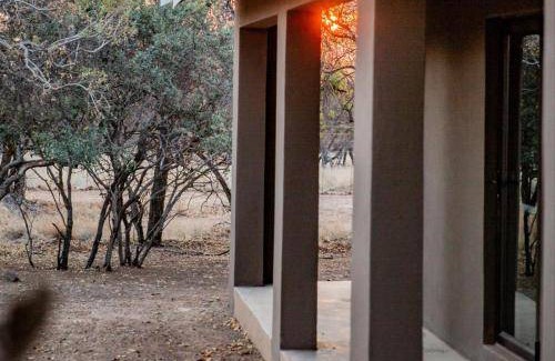 Hammanskraal Cabin | 240 m² Lodge ∙ 2 bedrooms ∙ 5 guests