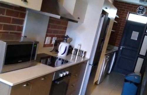 Greater Johannesburg Metropolitan Area Bed & Breakfast | 245 m² Bed and breakfast ∙ 3 bedrooms ∙ 9 guests