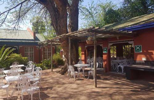 Mahikeng Cabin | 25 m² Lodge ∙ 2 guests