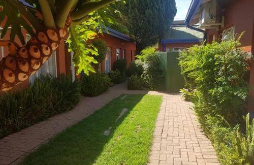 Mahikeng Cabin | 25 m² Lodge ∙ 2 guests