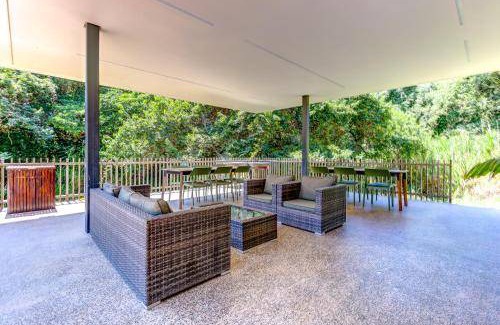 Umhlali Apartment | 250 m² Apartment ∙ 2 bedrooms ∙ 4 guests