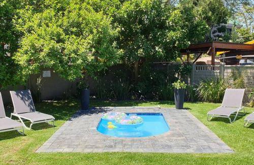 Knysna Central House | 250 m² House ∙ 3 bedrooms ∙ 11 guests
