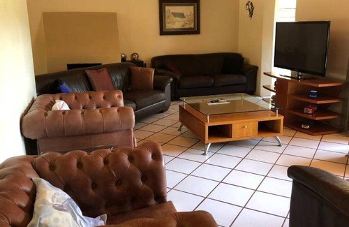 Hammanskraal Resort | 250 m² Resort ∙ 4 bedrooms ∙ 10 guests