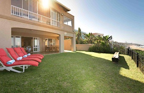 Shaka's Rock Apartment | 254 m² Apartment ∙ 3 bedrooms ∙ 6 guests