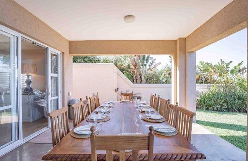 Shaka's Rock Apartment | 254 m² Apartment ∙ 3 bedrooms ∙ 6 guests