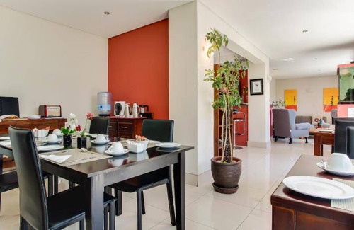Three Anchor Bay Bed & Breakfast | 26 m² Bed and breakfast ∙ 127 guests