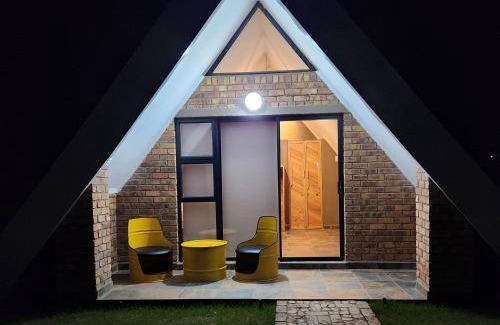 Hammanskraal Cabin | 26 m² Lodge ∙ 2 guests