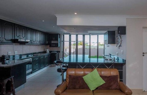De Kelders House | 266 m² House ∙ 5 bedrooms ∙ 17 guests