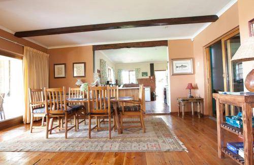 Dullstroom House | 275 m² House ∙ 3 bedrooms ∙ 10 guests
