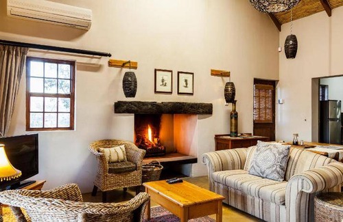 Prince Albert Ski Chalet | 279 m² Chalet ∙ 127 guests