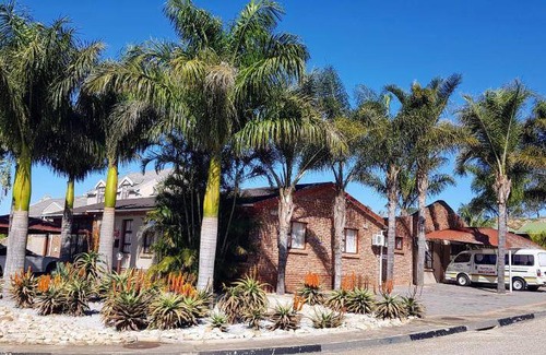 Uitenhage Bed & Breakfast | 28 m² Bed and breakfast ∙ 4 guests