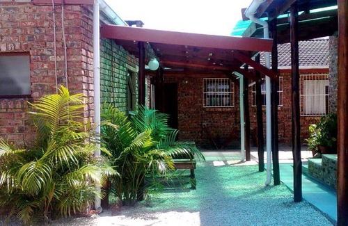 Uitenhage Bed & Breakfast | 28 m² Bed and breakfast ∙ 4 guests