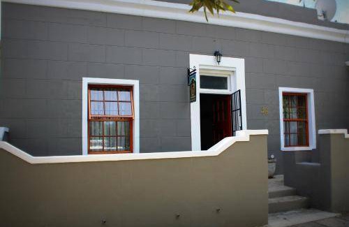 Graaff-Reinet House | 280 m² House ∙ 3 bedrooms ∙ 6 guests