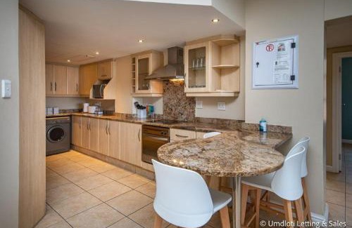 Umdloti Apartment | 2A Sugar Beach with inverter
