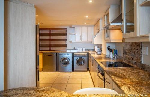 Umdloti Apartment | 2A Sugar Beach with inverter