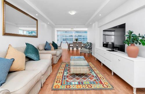Mouille Point Apartment | 2bed Central Apartment in Cape Town Atlantic Point