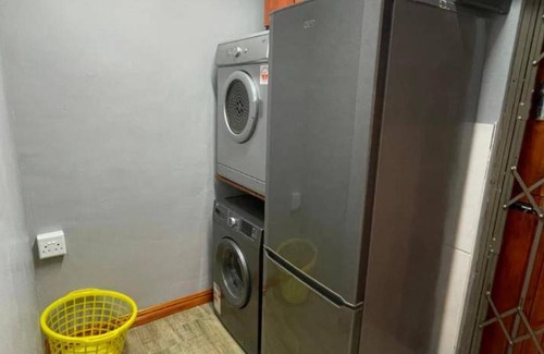 Hillcrest Apartment | 300 m² Apartment ∙ 3 bedrooms ∙ 8 guests