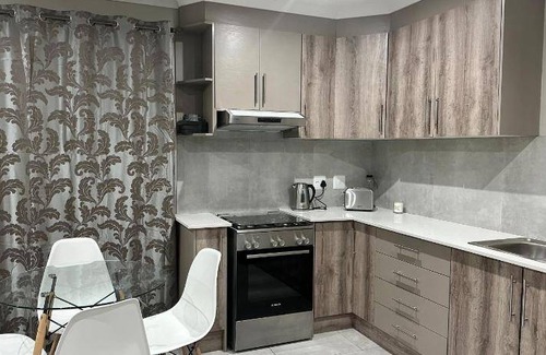 Secunda Apartment | 300 m² Apartment ∙ 3 bedrooms ∙ 5 guests