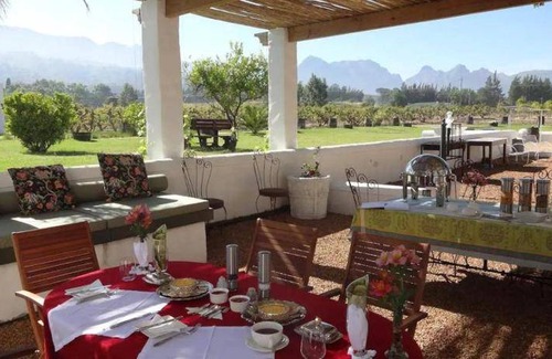 Paarl Apartment | 300 m² Apartment ∙ 8 bedrooms ∙ 16 guests