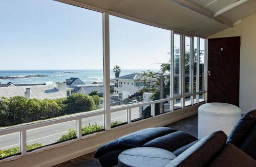 Bloubergstrand Bed & Breakfast | 300 m² Bed and breakfast ∙ 5 bedrooms ∙ 127 guests