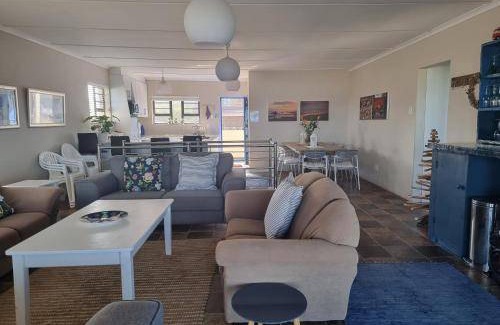 Oyster Bay House | 300 m² House ∙ 4 bedrooms ∙ 12 guests