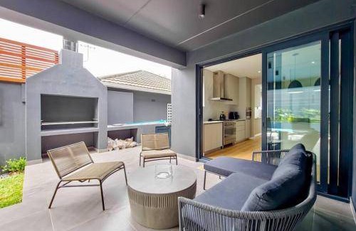 Newlands Villa | 309 m² Villa ∙ 3 bedrooms ∙ 6 guests