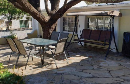 Graaff-Reinet Apartment | 31 m² Serviced apartment ∙ 4 guests