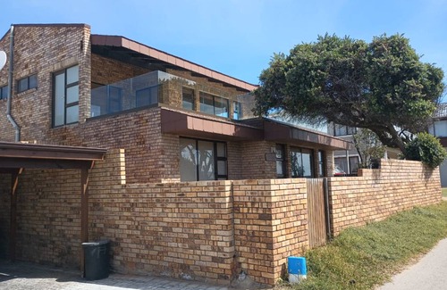 Buffalo Bay House | 320 m² House ∙ 5 bedrooms ∙ 10 guests