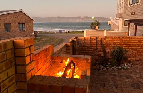 Buffalo Bay House | 320 m² House ∙ 5 bedrooms ∙ 10 guests