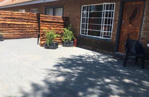 Polokwane Bed & Breakfast | 33 m² Bed and breakfast ∙ 4 guests