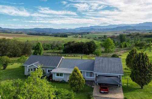 Okhahlamba House | 335 m² House ∙ 3 bedrooms ∙ 10 guests