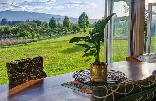 Okhahlamba House | 335 m² House ∙ 3 bedrooms ∙ 10 guests