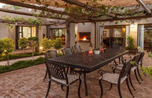 Oudtshoorn Bed & Breakfast | 34 m² Bed and breakfast ∙ 3 guests