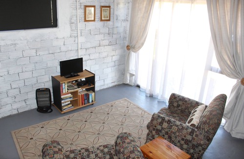 Somerset West Apartment | 35 On Abbey, Spacious, comfort with a rustic look.