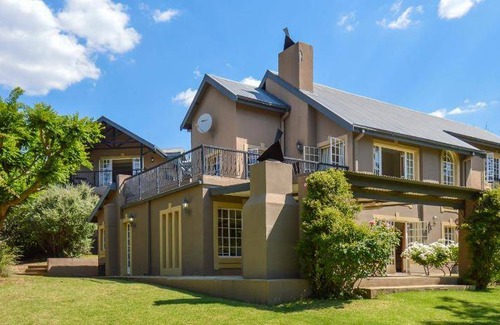 Clarens Bed & Breakfast | 350 m² Bed and breakfast ∙ 3 bedrooms ∙ 6 guests