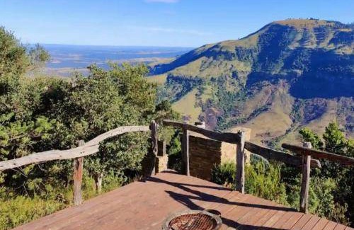 Hogsback House | 350 m² House ∙ 3 bedrooms ∙ 6 guests