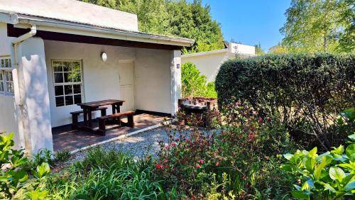 Hogsback House | 350 m² House ∙ 3 bedrooms ∙ 6 guests