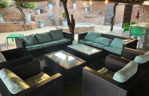 Bela-Bela House | 350 m² House ∙ 4 bedrooms ∙ 8 guests