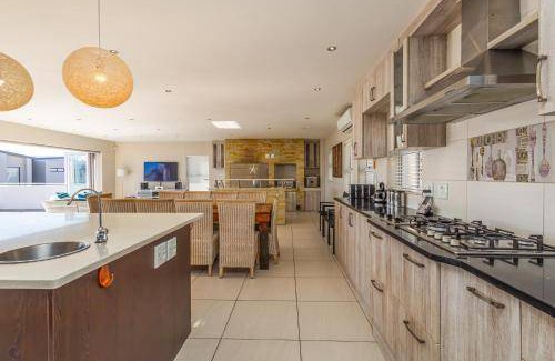 Calypso Beach House | 350 m² House ∙ 4 bedrooms ∙ 8 guests