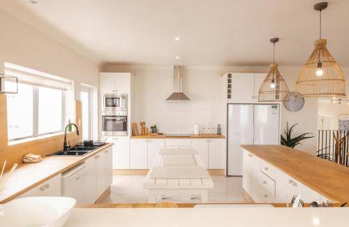 Yzerfontein Resort | 350 m² Resort ∙ 4 bedrooms ∙ 13 guests
