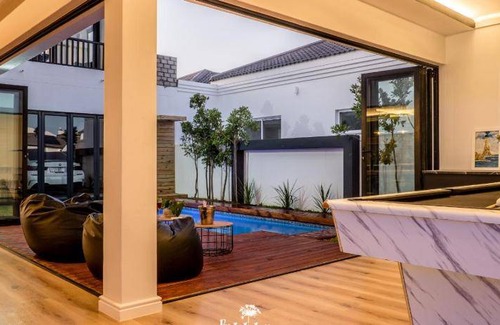 St. Helena Bay Villa | 350 m² Villa ∙ 3 bedrooms ∙ 10 guests