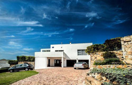 Froggy Farm Villa | 350 m² Villa ∙ 4 bedrooms ∙ 9 guests