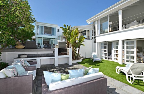 Bloubergstrand Villa | 350 m² Villa ∙ 4 bedrooms ∙ 12 guests