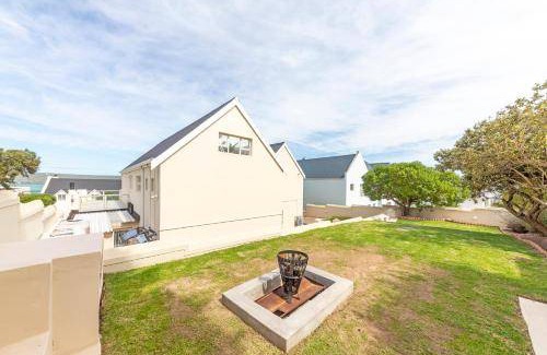 Langebaan House | 356 m² House ∙ 3 bedrooms ∙ 6 guests
