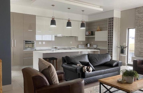 Pinnacle Point House | 360 m² House ∙ 3 bedrooms ∙ 6 guests