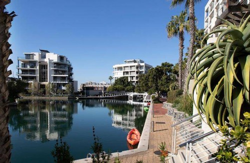 Victoria and Alfred Waterfront Apartment | 380 m² Apartment ∙ 3 bedrooms ∙ 127 guests