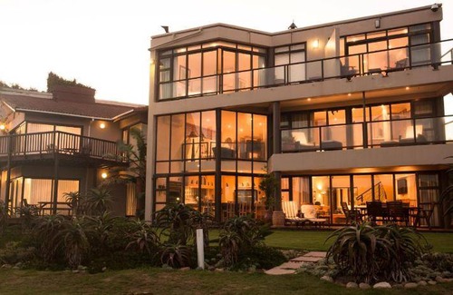 Jeffreys Bay Bed & Breakfast | 380 m² Bed and breakfast ∙ 5 bedrooms ∙ 127 guests