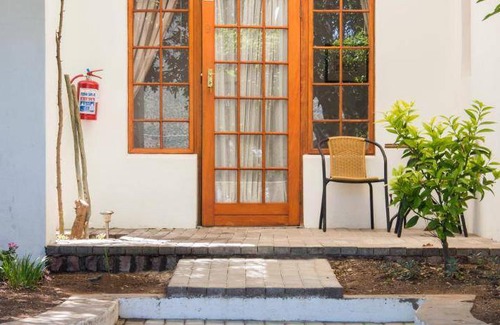 Graaff-Reinet Bed & Breakfast | 39 m² Bed and breakfast ∙ 4 guests