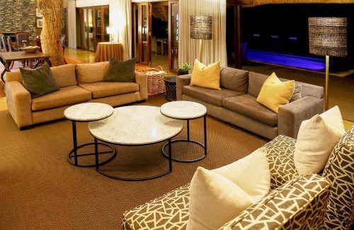 Madikwe Game Reserve Cabin | 390 m² Lodge ∙ 2 bedrooms ∙ 4 guests